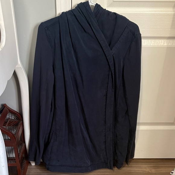 Lululemon Blissed Out Wrap - Picture 5 of 9